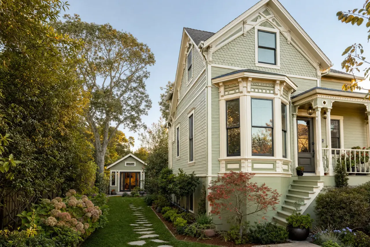 19 Willow Walk — exterior